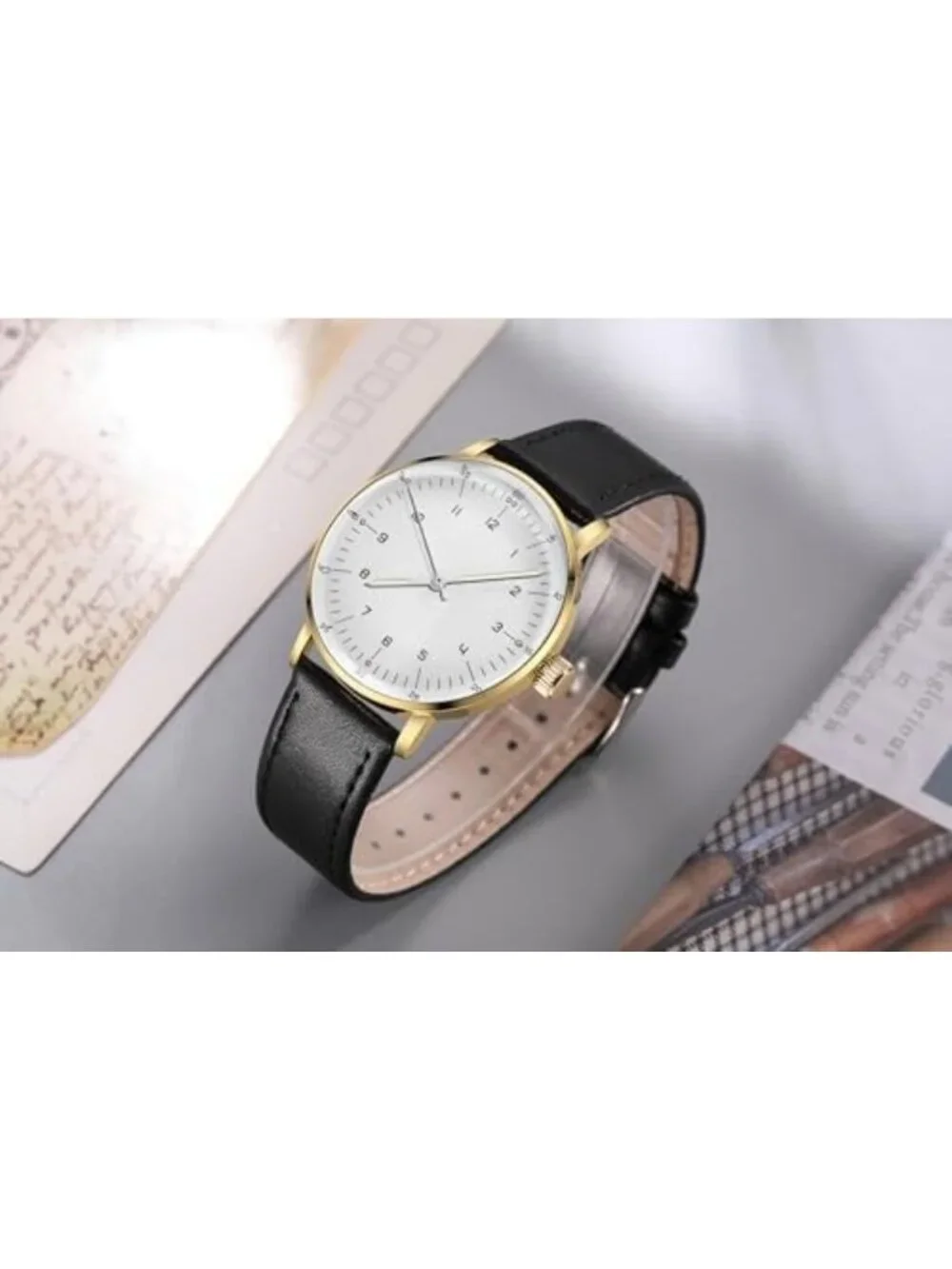 Vintage Mechanical Watch with Domed Glass, 40mm Case, Casual Minimalist Design